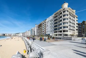 Belle Epoque sur le front de mer - Image 2