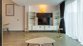 Silver Mountain 3 Bedroom Apartment - Image 2