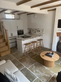 Holt GRDN House A beautiful 1 bedroom house with freestanding bathtub and log burners - Image 5