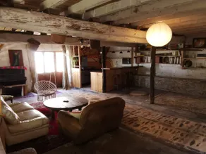 Atypical house in a village - Image 2