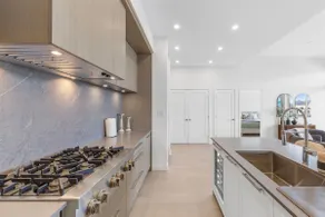 Beachside Penthouse Retreat - Image 5