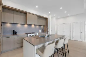 Beachside Penthouse Retreat - Image 2