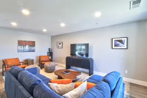 A Modern House for Eight - Image 3