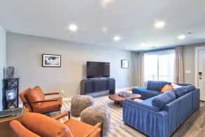 A Modern House for Eight - Image 4