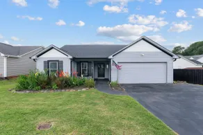 Cozy and luxurious Home with Pool 3BR 2BT - Image 3