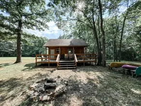 Cabin in Gilbert, Arkansas - Image 4