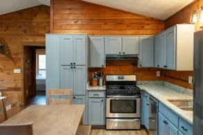 Aska's Cozy Corner Cabin - Image 4