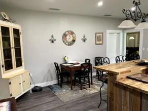 Edwards Spring Bungalow - Image 4