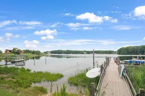 Sag Harbor Village Waterfront Cottage - Image 4
