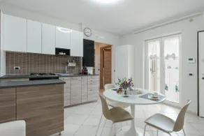 Sea Breeze Apartment - Image 3
