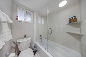 Trendy 1 BR Condo•Sleeps 4•Parking• West Pines - Image 5