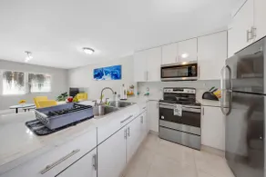Trendy 1 BR Condo•Sleeps 4•Parking• West Pines - Image 2