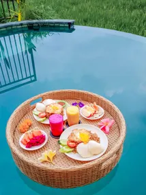 BRAND NEW! Honeymoon with Floating Breakfast - Image 4