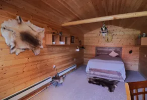 Trappers Cabin on a Sleddog Farm - Image 2
