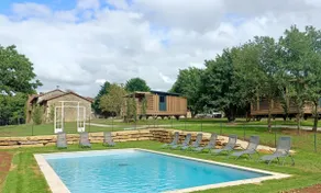 Cabin 4 of the Domaine de la Riche - Image 2