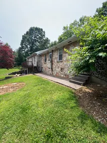 Martin's Lake House - Image 3