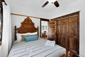 Lovely Historic 2bd/1ba home across from park, AC - Image 4