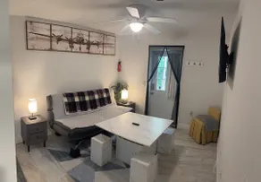 Cozy Guest Suite with Private Entrance - Image 3