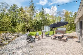 Hot Tub•Yard•King Bed•15mins to North Conway - Image 2