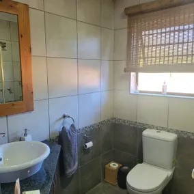 Beehive Guest Suite 1 - Image 3