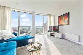 Bullring Apartment City Views - Image 2
