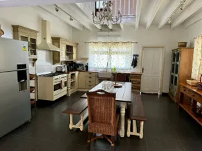 Sunset Hideaway Beach House - Image 4
