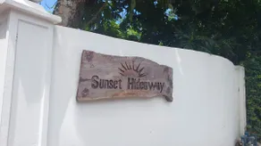 Sunset Hideaway Beach House - Image 2