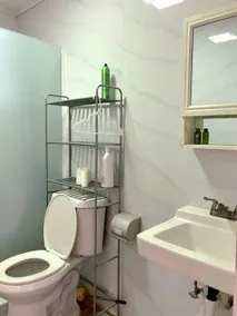 Convenient location, close to the airport, walking distance to the mall, self-check-in, private suite - Image 3