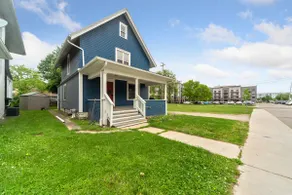 Downtown Doozy I 4Br I 1.5 Ba - Image 2