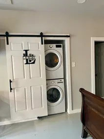 Downtown Guesthouse Getaway - Image 2