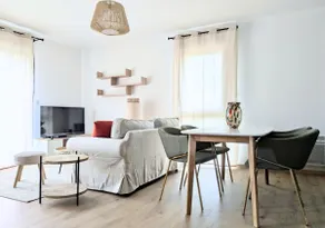 2-bedroom apartment between ocean and bike trails, fast Wi-Fi - Image 5