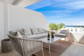 Estepona Beach Getaway 2BR Apartment w Sea View - Image 3