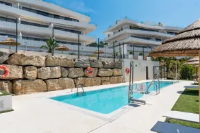 Estepona Beach Getaway 2BR Apartment w Sea View - Image 4