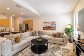 Peaceful home near 59 N - Image 3