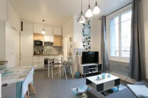 The F2 near metro and Paris 13th arrondissement - Image 4