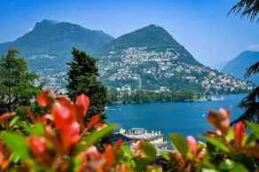 Luxury Lake View Motta Apartment in Lugano - Image 3