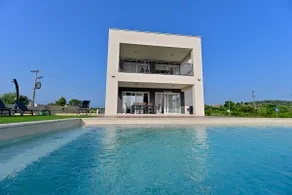 Villa Giovanni - family home with heated pool - Image 5