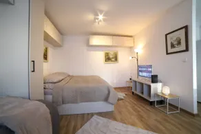 Bright & Cozy! Xbox, Netflix & Disney included - Image 2