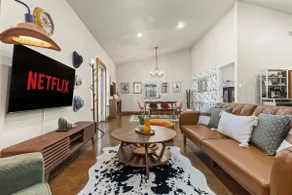 Scenic Ranch Escape• Pool • Rodeo Theme • Sleeps 9 - Image 4