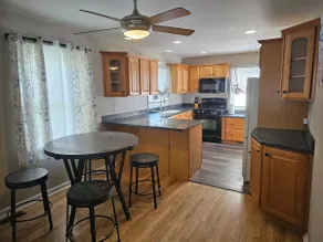 Cozy convenient home with a pool - Image 4