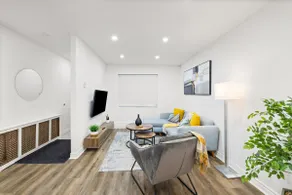 Stylish 3BR Urban Retreat near Christie Sleeps 6 - Image 5