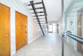 Cozy & Modern Stay Near Downtown - Image 2