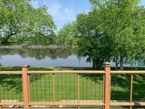 Riverfront Retreat Beautiful Views Sleeps 8 - Image 3