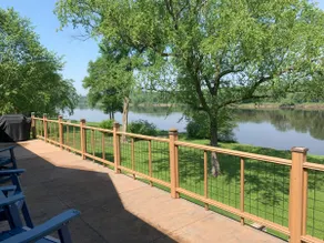 Riverfront Retreat Beautiful Views Sleeps 8 - Image 5