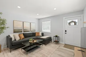 Stylish, Pet-Friendly Downtown Home - Image 5