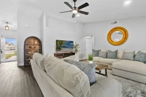 Private Heated Pool Retreat Home - Image 4