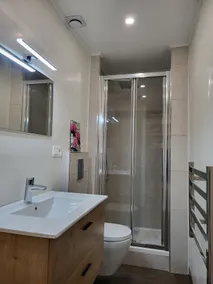 Independent F2 in a villa - Image 4