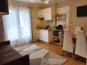 Independent F2 in a villa - Image 2