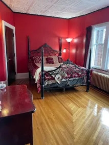 Jenny's Suites - Image 4