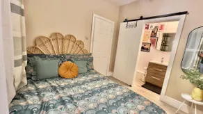 Modern 1 Bed-Theatre, City Stay - Image 5